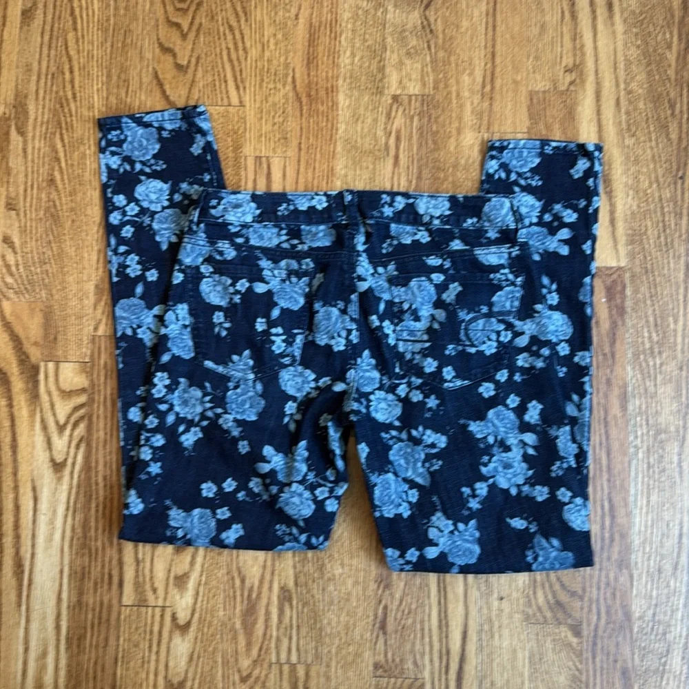 American Eagle stretch floral jeans - Picture 4 of 4